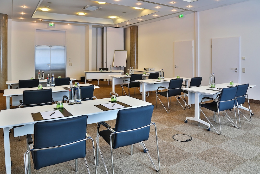 Hotel Frankfurt Messe Affiliated By Melia 65/73