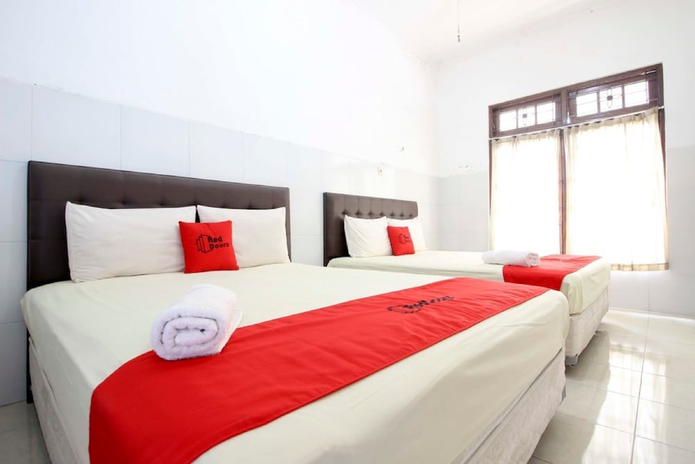 RedDoorz at Seturan Raya (ex NIDA Rooms Seturan Raya Tugu Jogja) 6/28