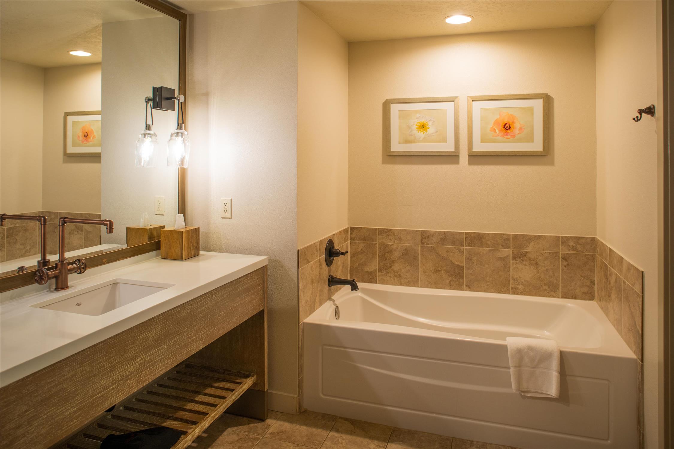 Cliffrose Springdale, Curio Collection by Hilton 17/18