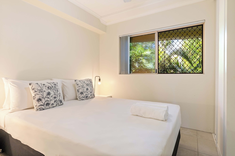 PORT DOUGLAS SANDS RESORT 9/62