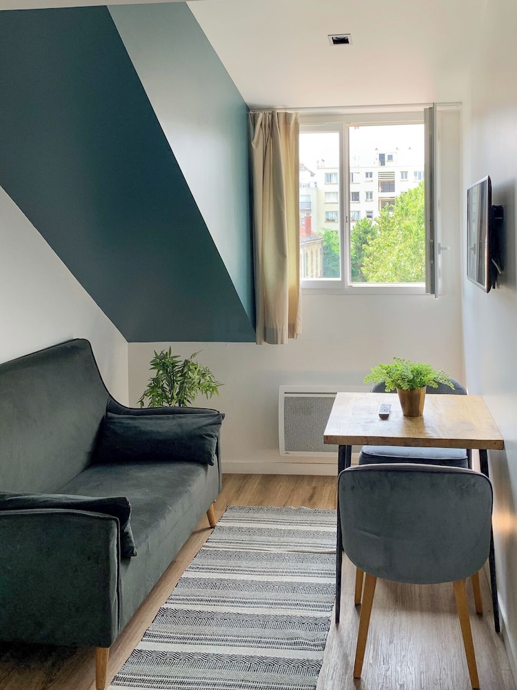 Short Stay Group Eiffel Village Serviced Apartments 31/50
