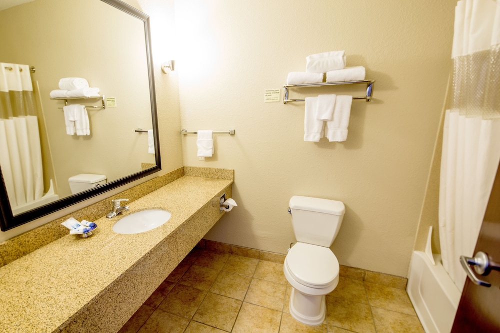 غرفة قياسية بسريرين كوين، Best Western Plus Eastgate Inn & Suites 10/10