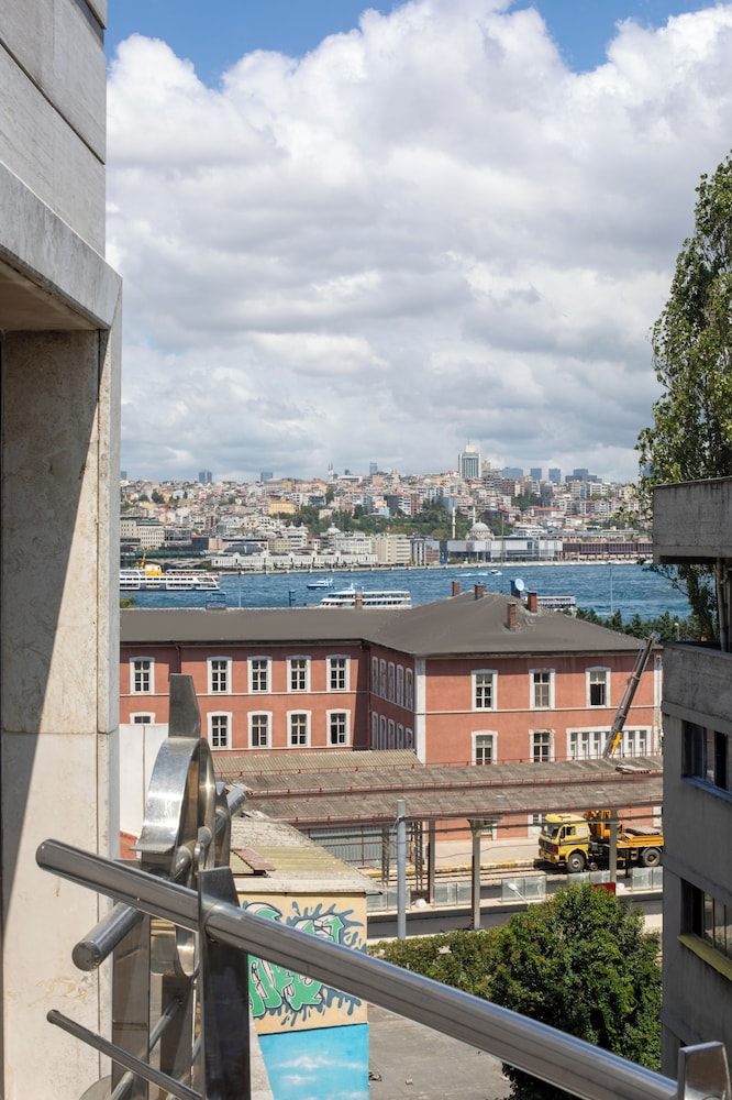 Orka Royal Hotel 47/50