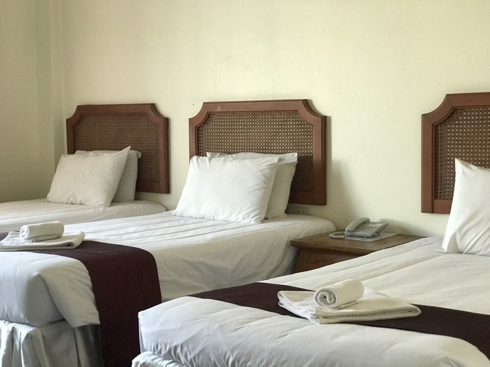 Tak Andaman Resort & Hotel 27/53
