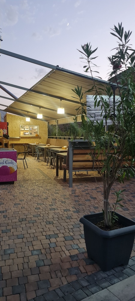 Alex Hotel 65/70