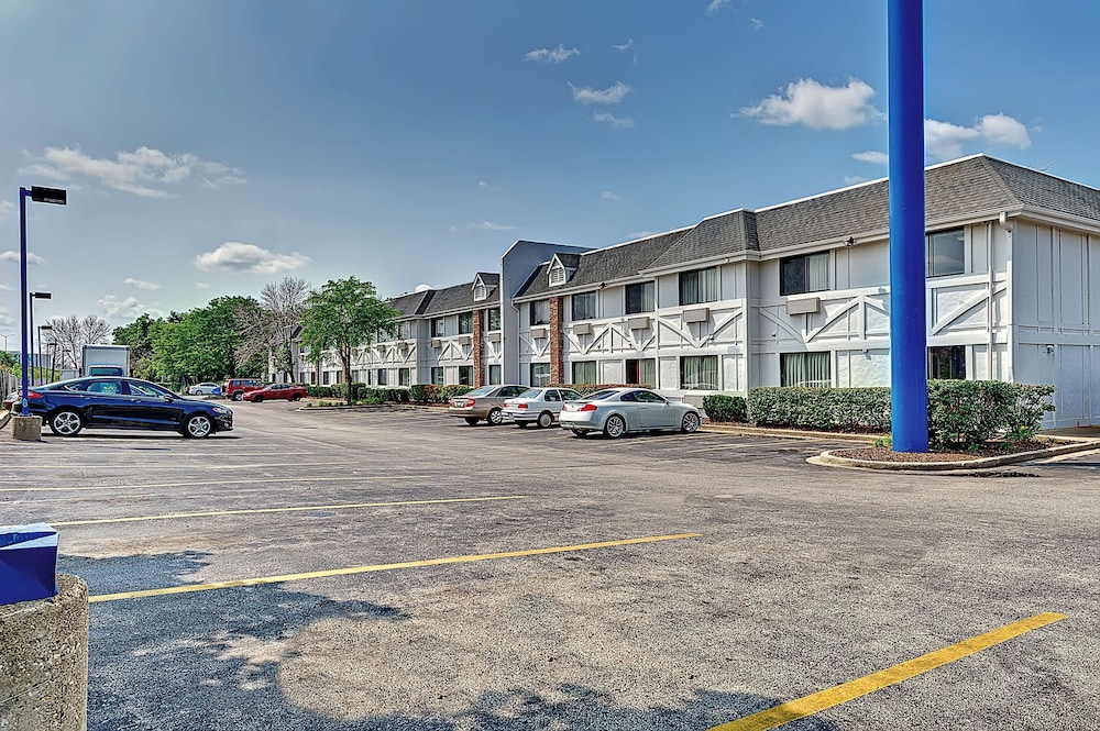 Motel6 Glenview, IL - Chicago North 51/60