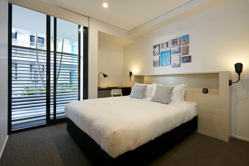 VERIU SUITES CAMPERDOWN 18/54