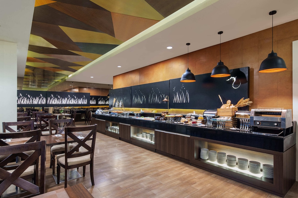 Hotel Santika Bsd City 8/30