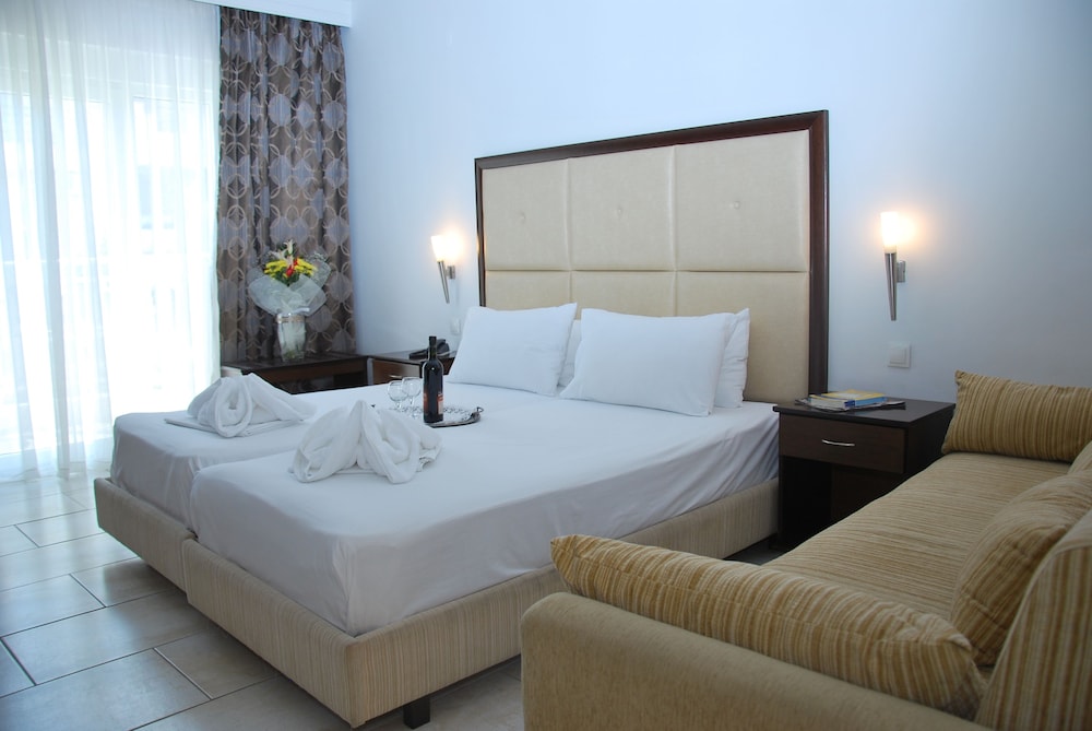 Naias Beach Hotel 15/43