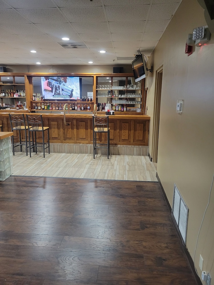 Quality Inn Grayville, IL 4/35