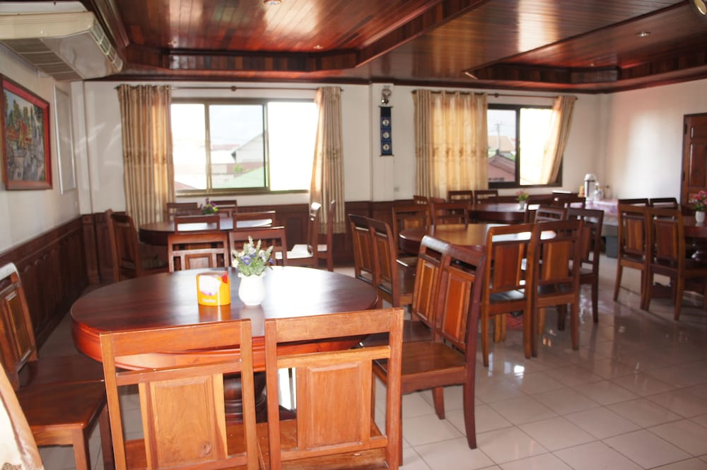 Sisavath Hotel 11/17