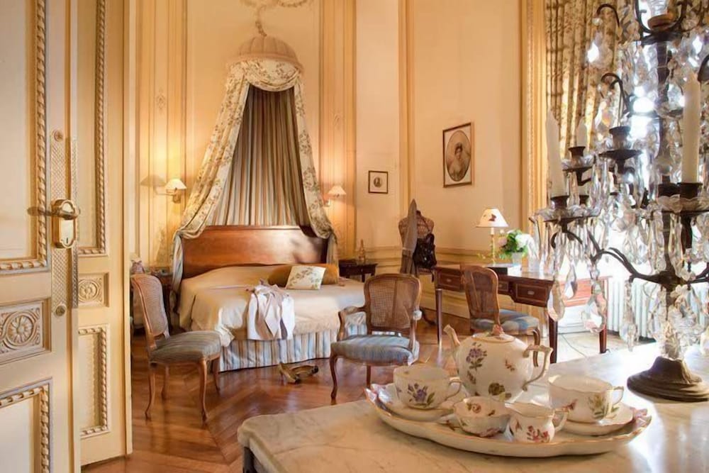 CHATEAU COLBERT 21/36