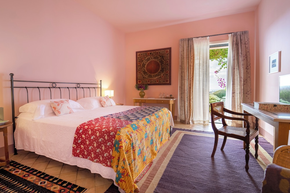 جناح جونيور بسرير كينج بشرفة، La Foresteria Planeta Estate 3/9