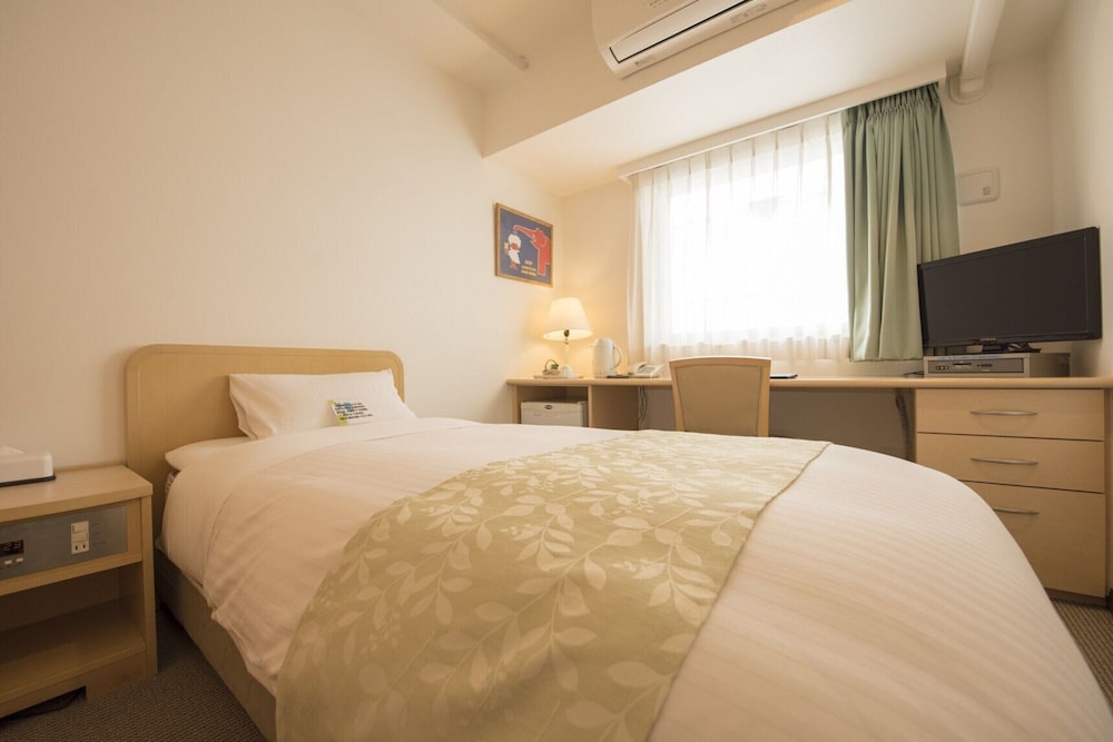 Hotel Famy Inn Kinshicho 24/70
