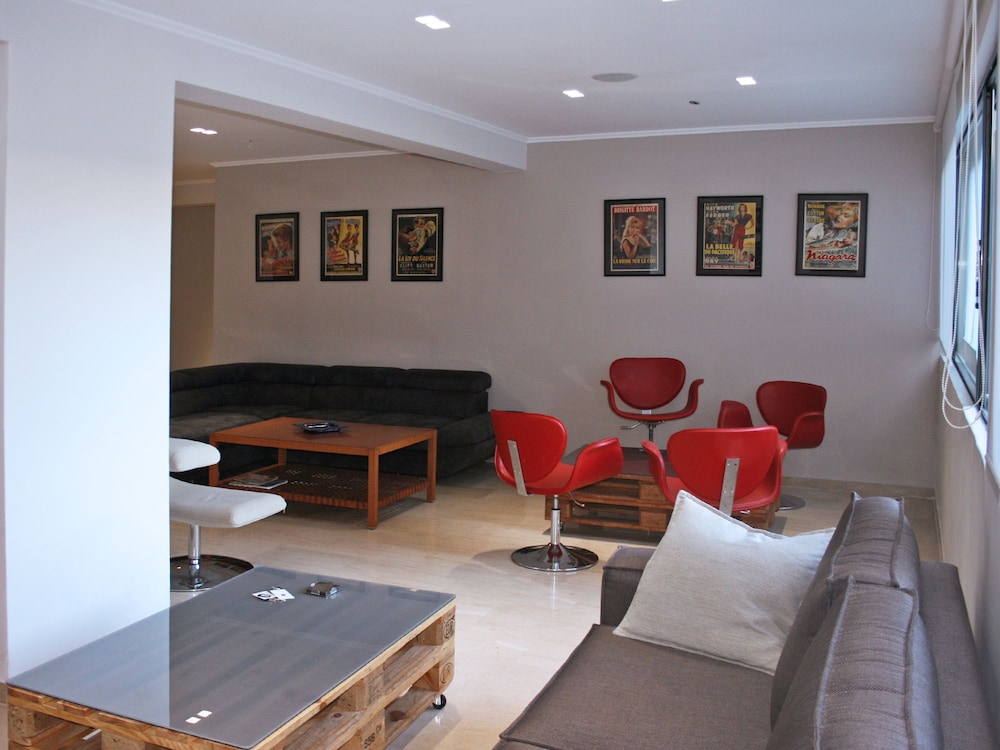 Amphitryon City Hotel 45/72