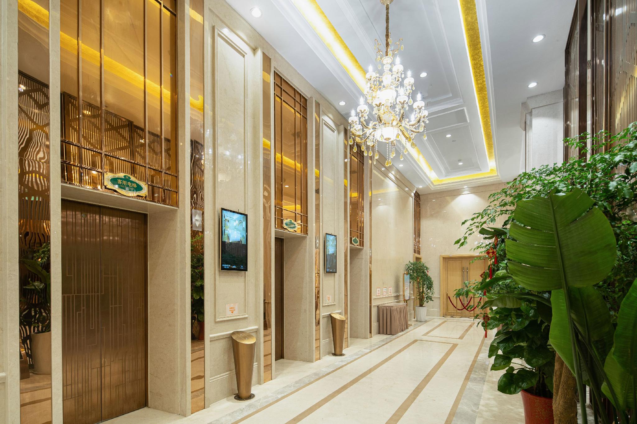 Vienna International Hotel (Wuhan Yangsi Port Yangtze River Bridge) 7/34