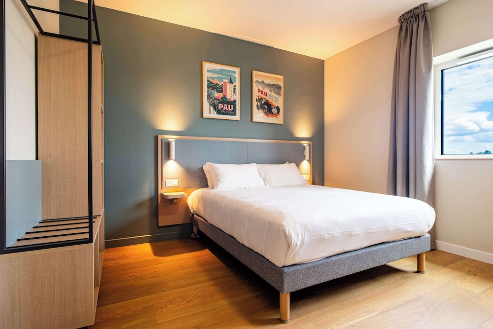 Standard, Queen Bed, Kyriad Limoges - Ester 4/9