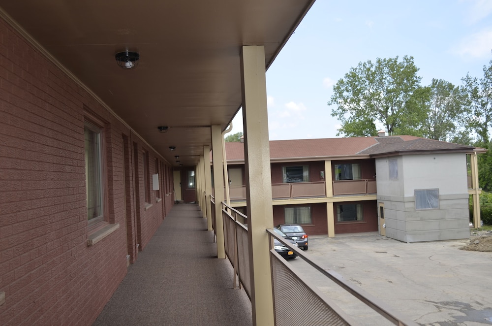 AArya Hotel By Niagara Fashion Outlets 41/44