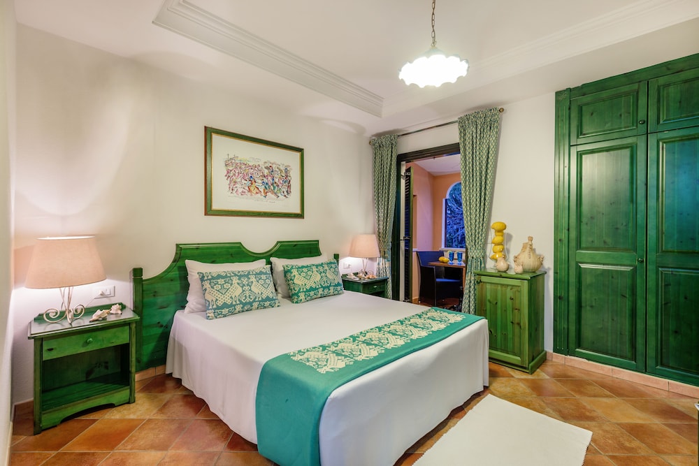 CALA GINEPRO RESORT AND SPA 5/50