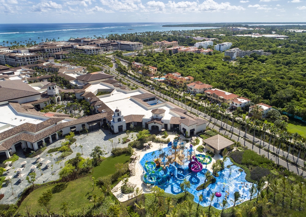 Unique Club at Lopesan Costa Bavaro 44/50