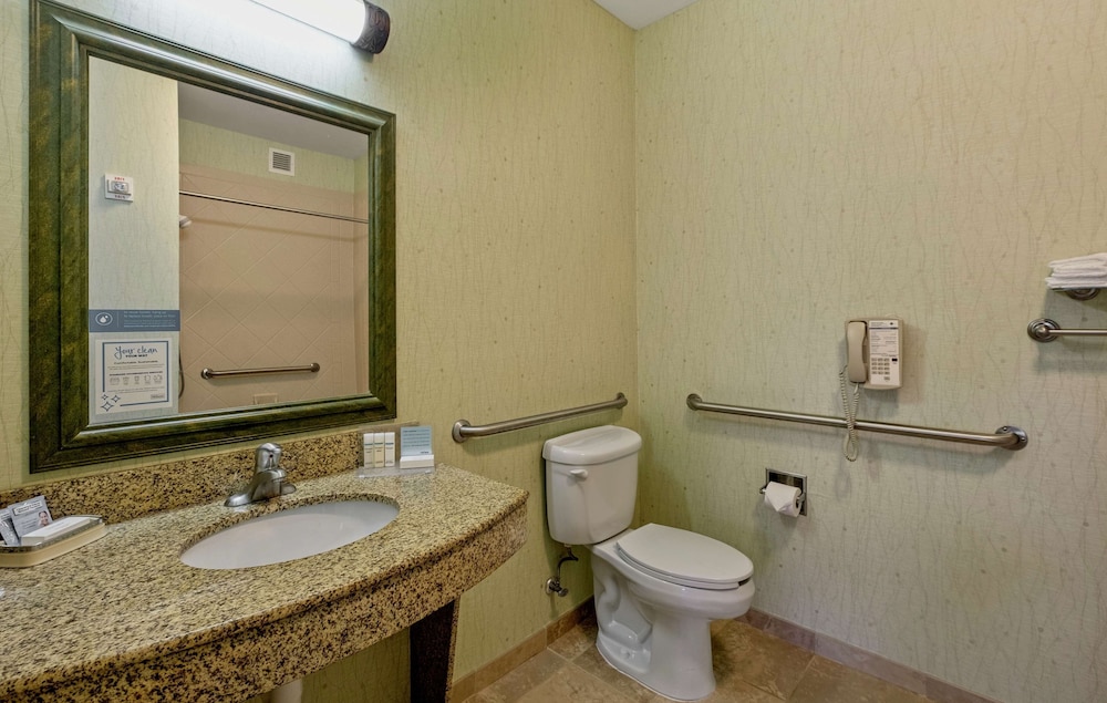 Hampton Inn & Suites Rockland 28/81