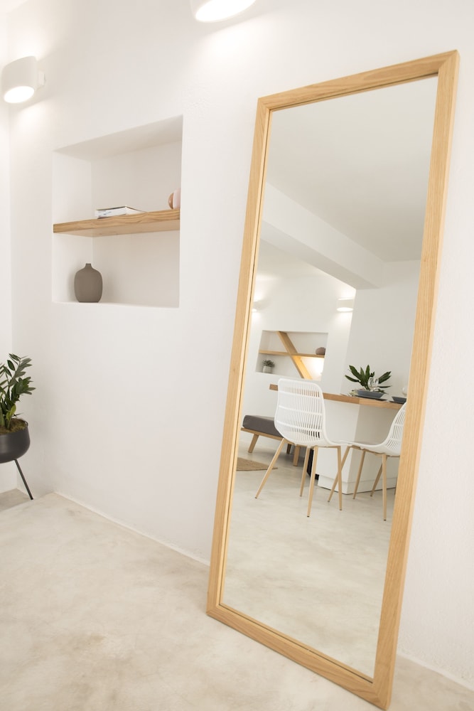 Valery Suites 3/54