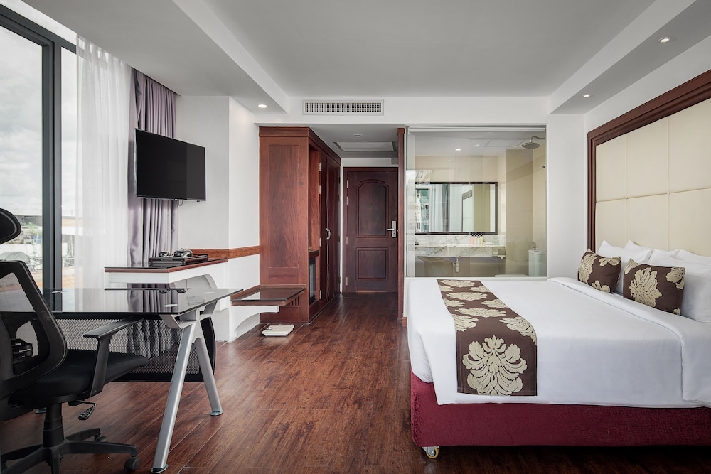 Ohana Phnom Penh Palace Hotel 30/56