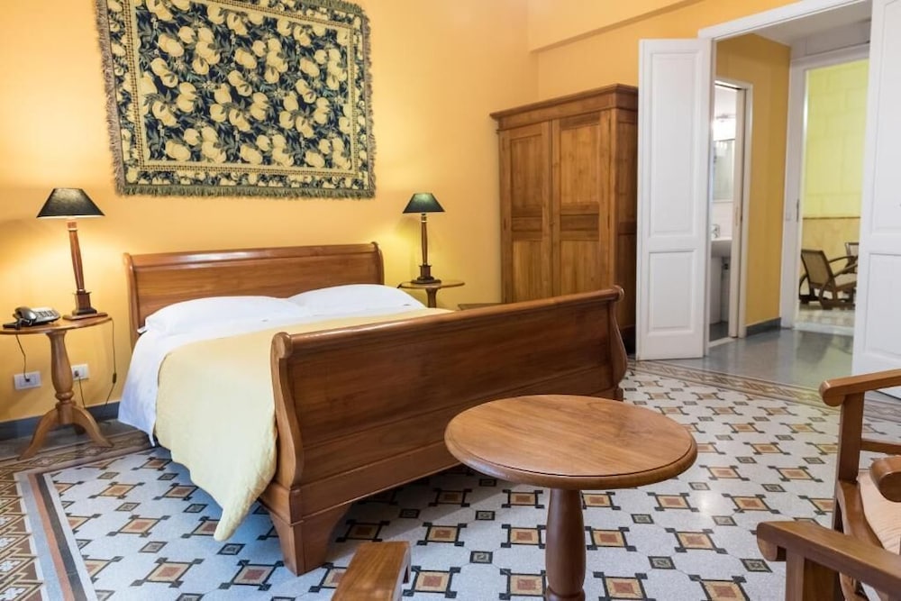 Palazzo Pantaleo 27/53