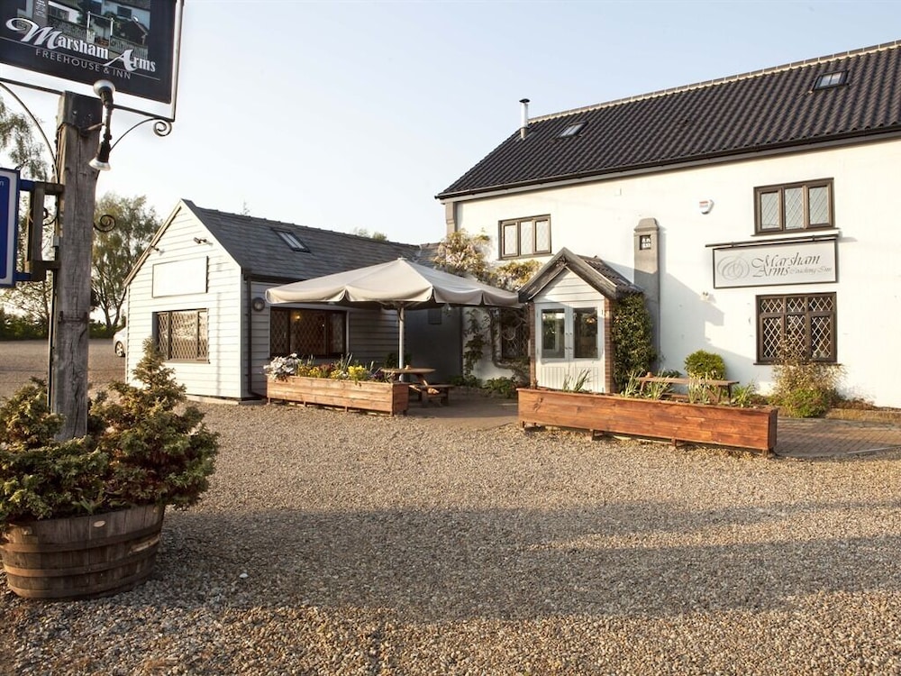 Marsham Arms Coaching Inn Hotel 57/65