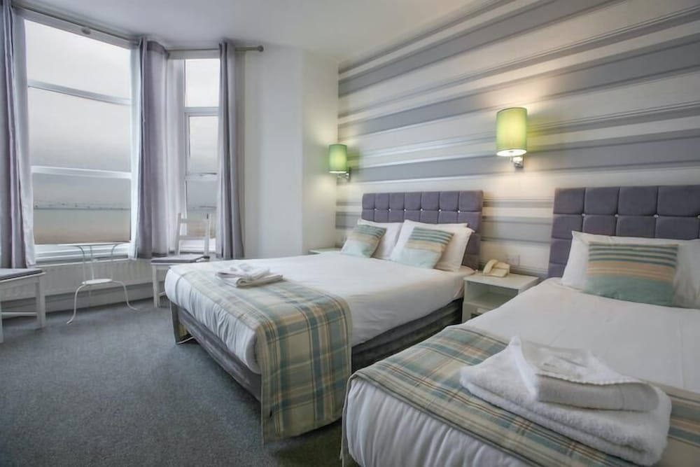 ROOM, TRIPLE, SEA VIEW
