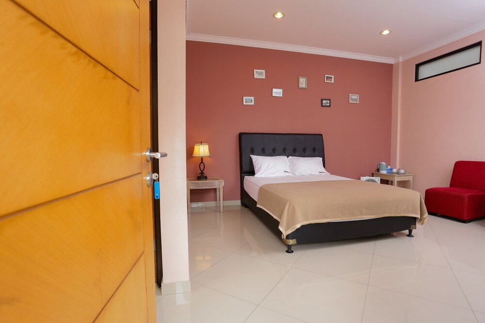 Reddoorz Sersan Bajuri 30/54
