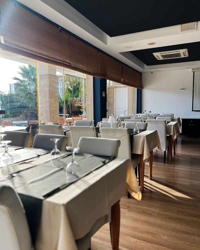 ZINOS HOTEL 27/37