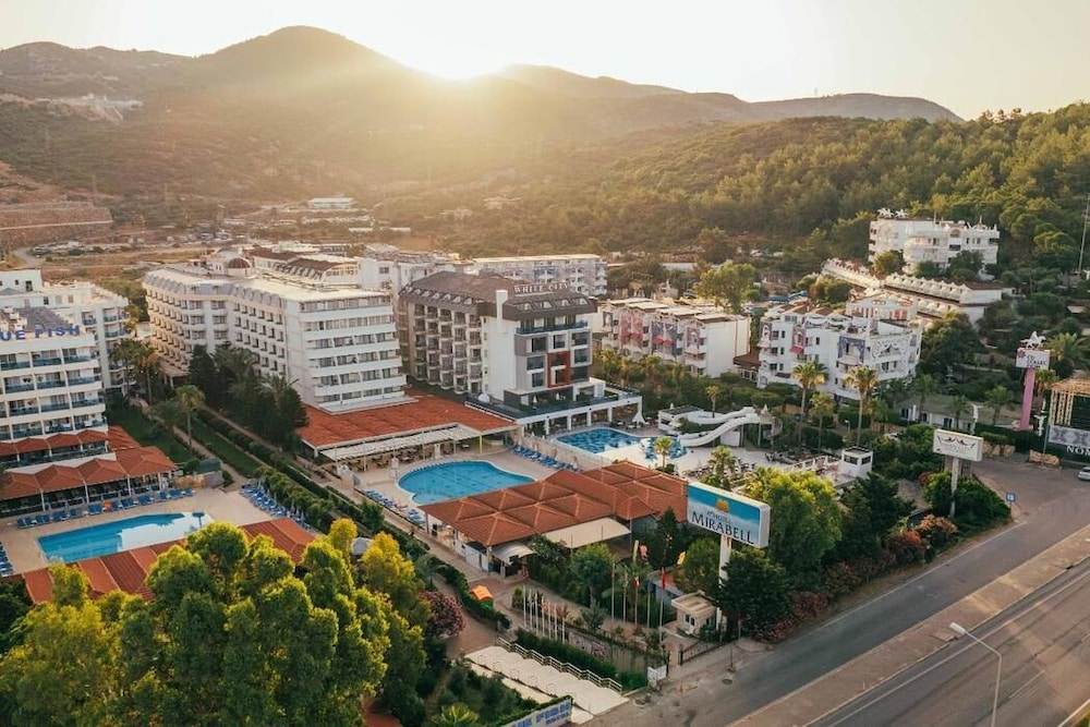 Club Hotel Mirabell 48/50