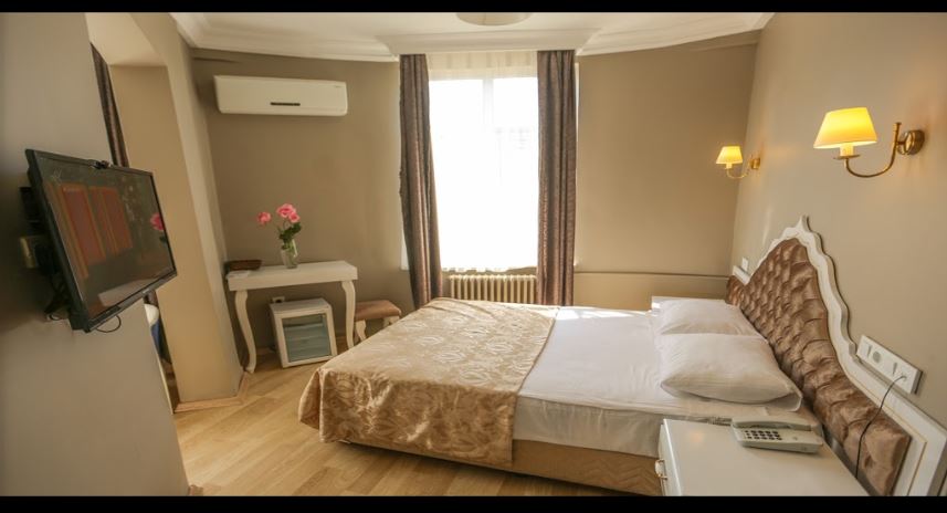 Deluxe, Double Bed