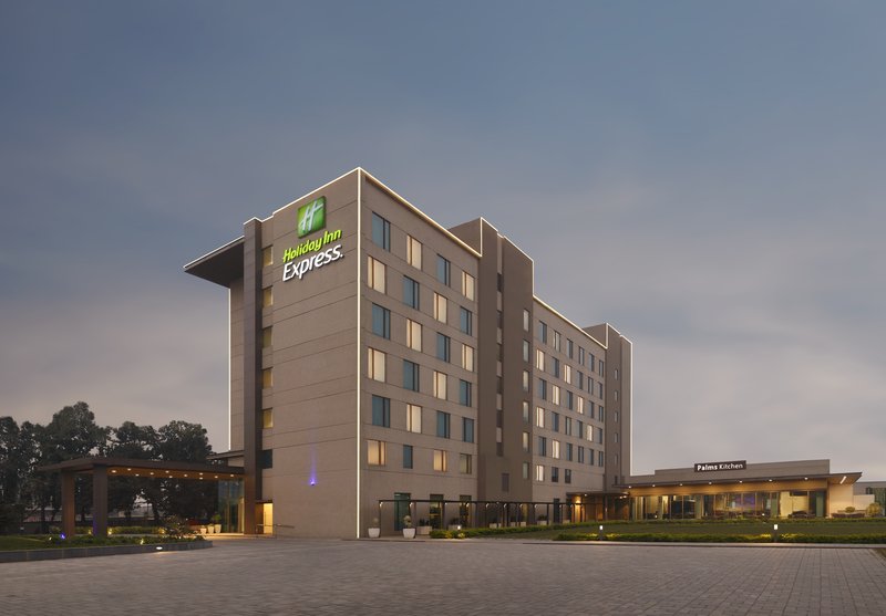 Holiday Inn Express Kolkata Airport 2/56