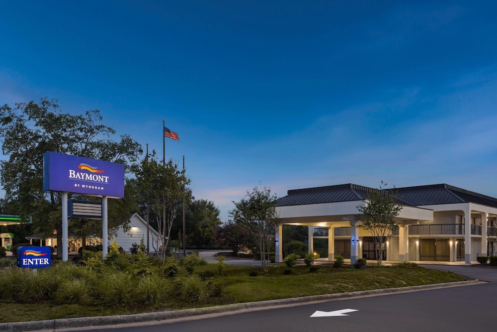 Baymont By Wyndham Fayetteville I-95 4/49