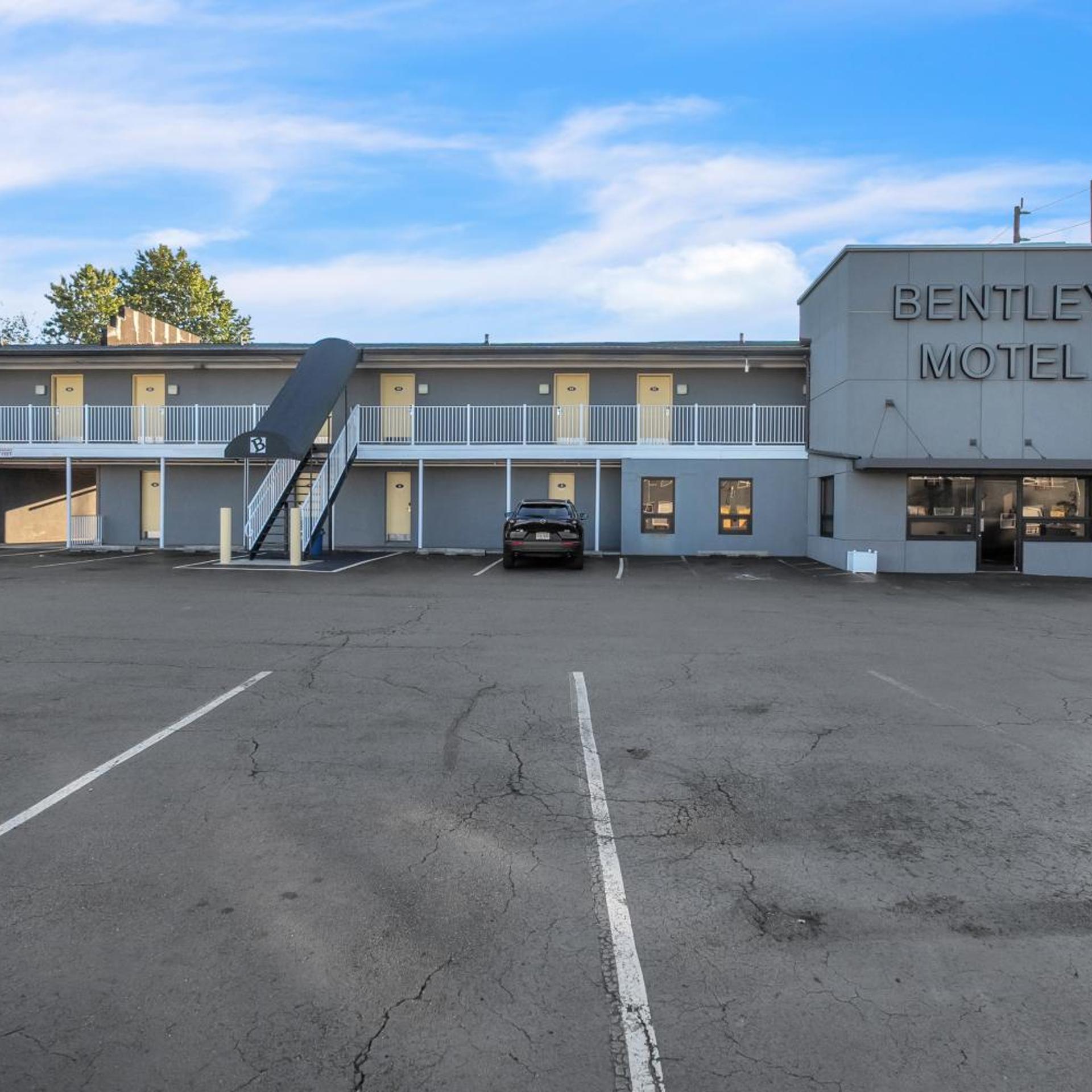 Bentley Motel 38/50