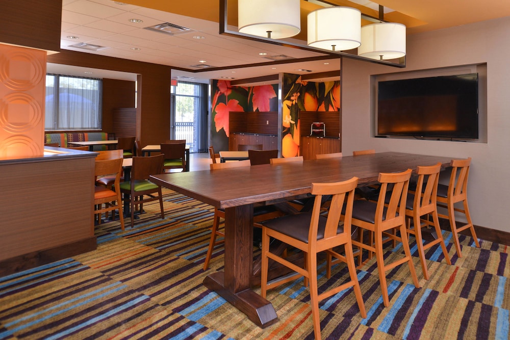 Fairfield Inn Suites Farmington 30/43