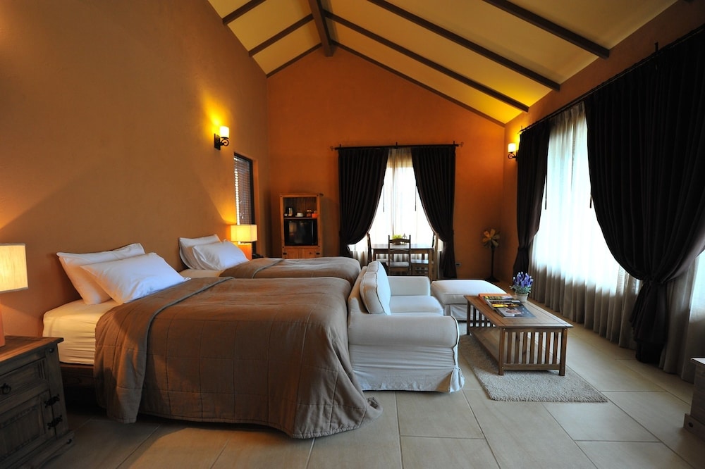 Mountain, King Bed