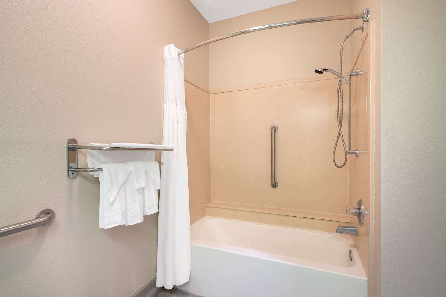 Baymont By Wyndham Laurel 25/25