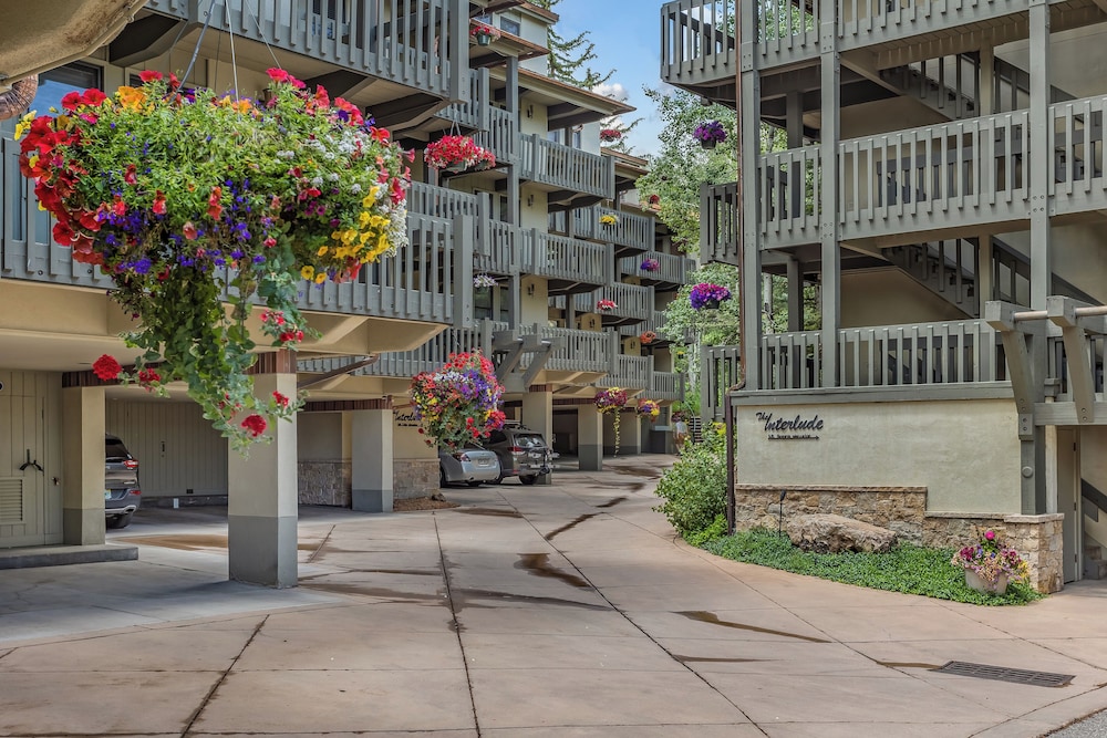 Laurelwood A Destination Residence 69/76