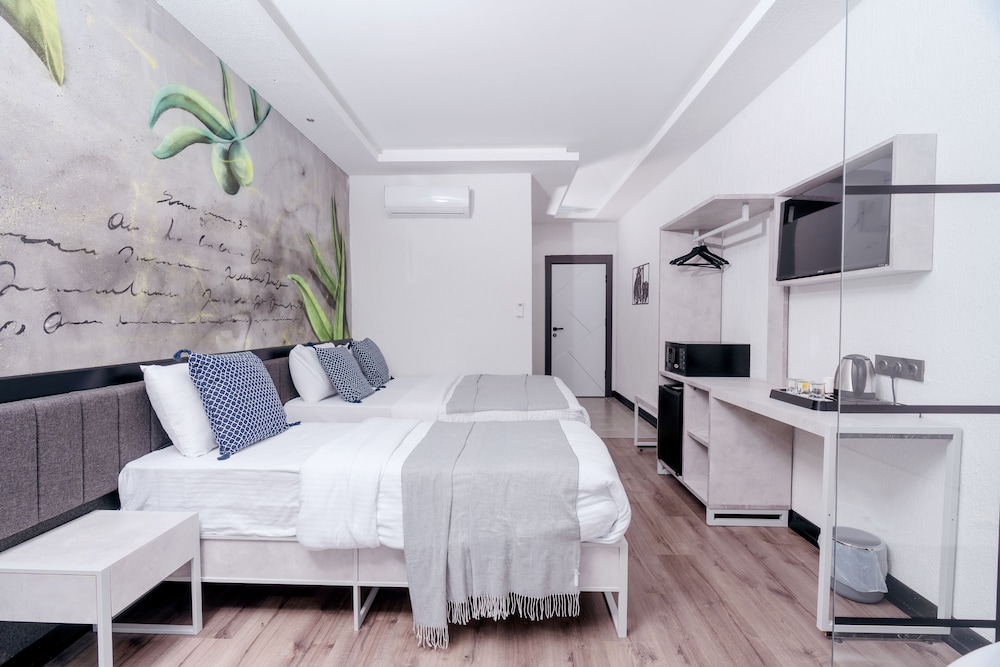 Melanj Airport Hotel 16/46