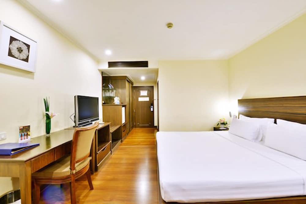 St James Hotel 15/50