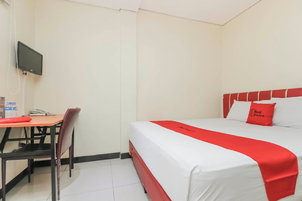 Reddoorz Plus Jalan Pemuda Jakarta 6/34