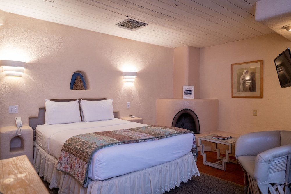 The Historic Taos Inn 12/80