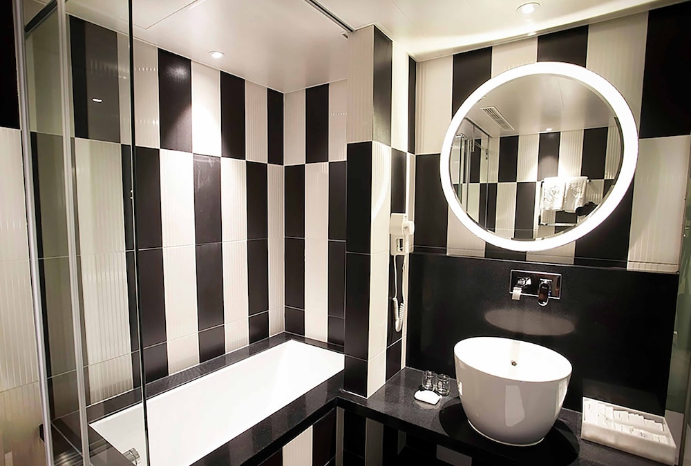 Royal Group Hotel Minghua Branch 42/43