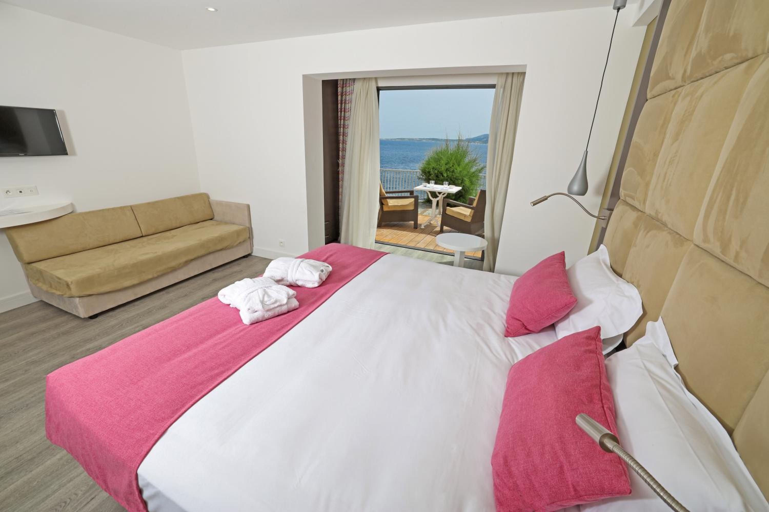 Superior, Triple, Sea Front, Sea View، Hotel Saint Christophe Calvi (ex Saint Christophe Corsica) 4/10