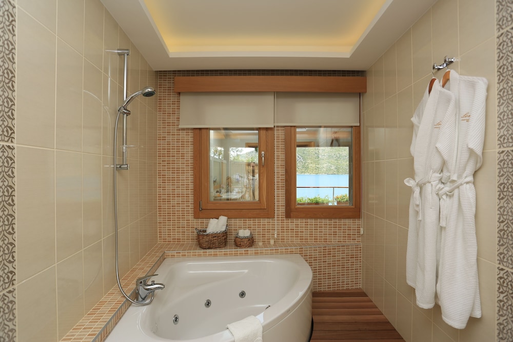 Loryma Luxury Boutique Hotel 48/50