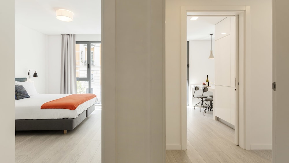 1 BEDROOM, APARTMENT
