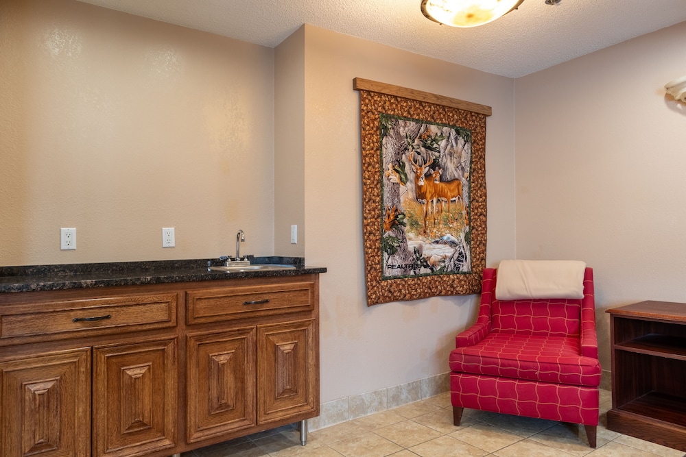 North Country Inn & Suite 6/44